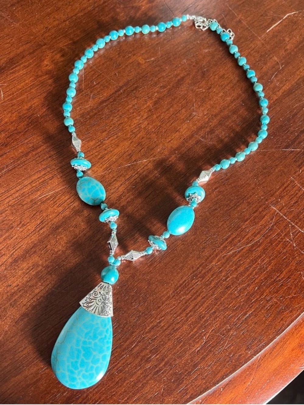 NWT Turquoise Beaded Teardrop Pendant Necklace